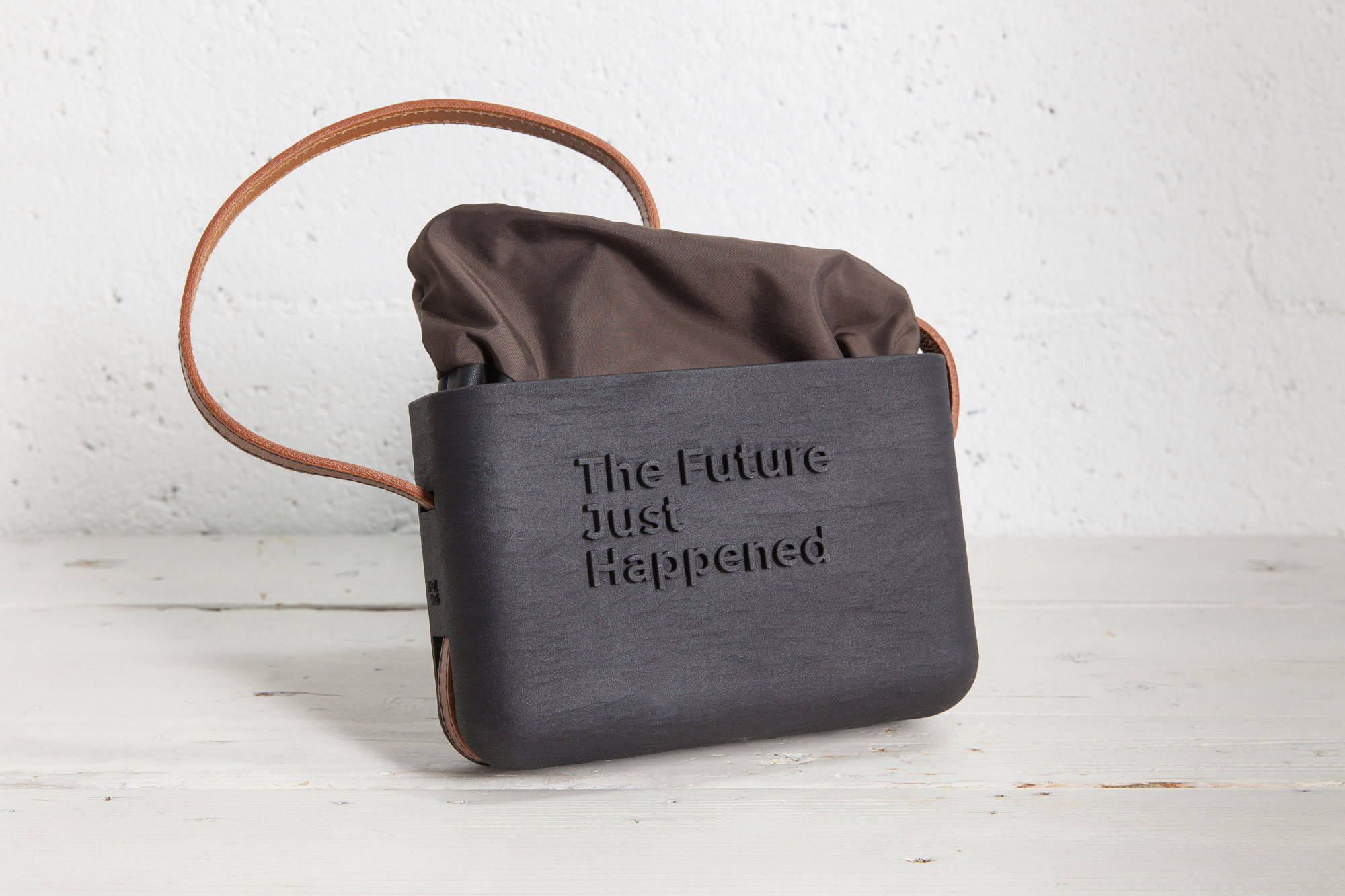 XYZBag. Dada 2, 3D handbag designed as unique item, through a co-created digital sartorial manufacturing process